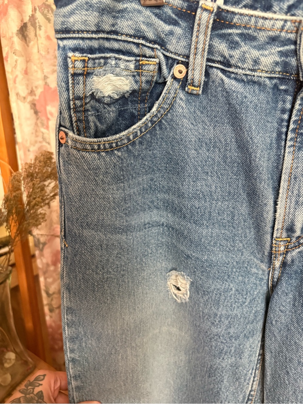 Kings of Indigo| Distressed Light Blue Wide-Leg Jeans - Picture 5 of 13